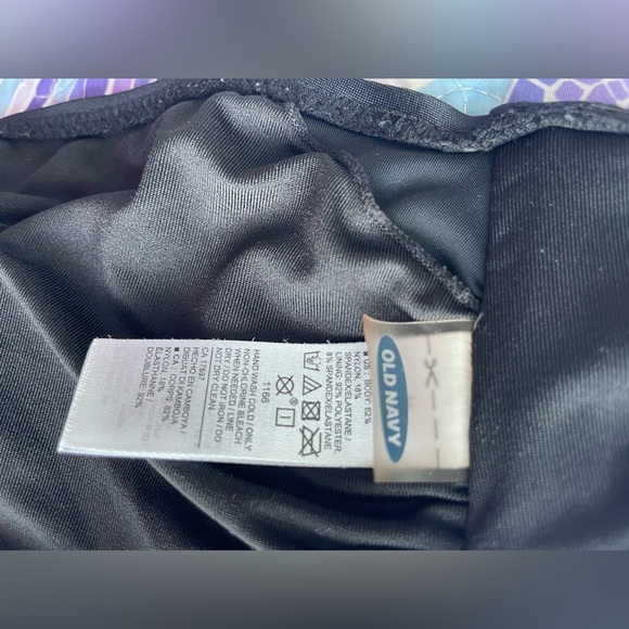 Bikini Top with Tortoiseshell Print Detail - Picture 5 of 5